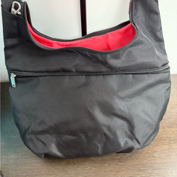 Travelon Secure Black Shoulder Bag - Picture 1 of 12